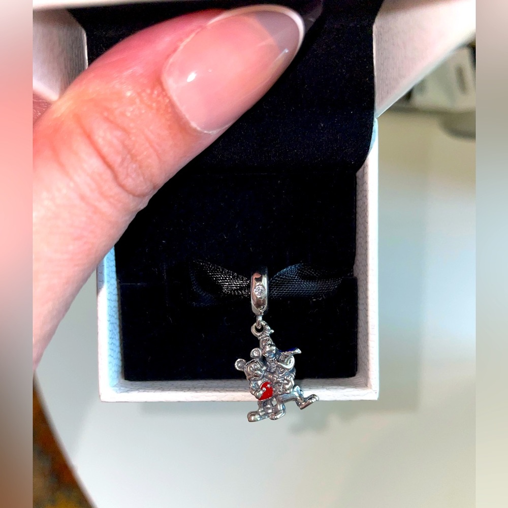 NEW PANDORA DISNEY MICKEY CHARM